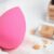 Jak używać beauty blendera? Przewodnik po makijażu z gąbką