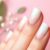 Manicure francuski – historia, techniki i najnowsze trendy 2024